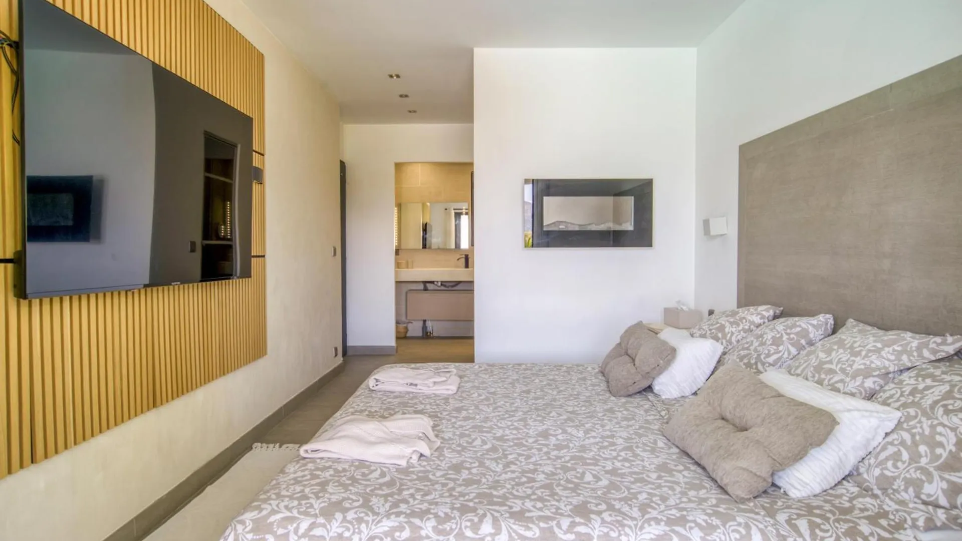 Suite 20M2 Dans Villa Piscine Jacuzzi Gattieres 0*,  France