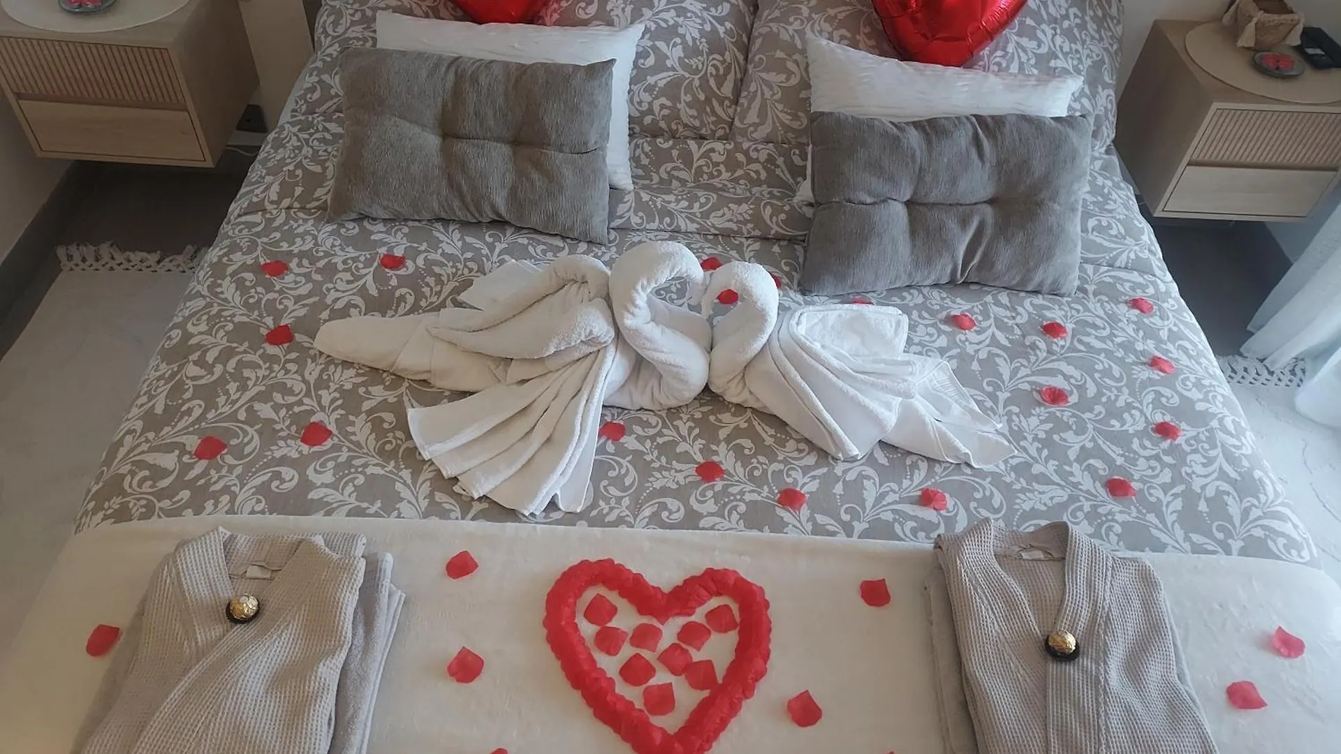 Homestay Suite 20M2 Dans Villa Piscine Jacuzzi Gattieres