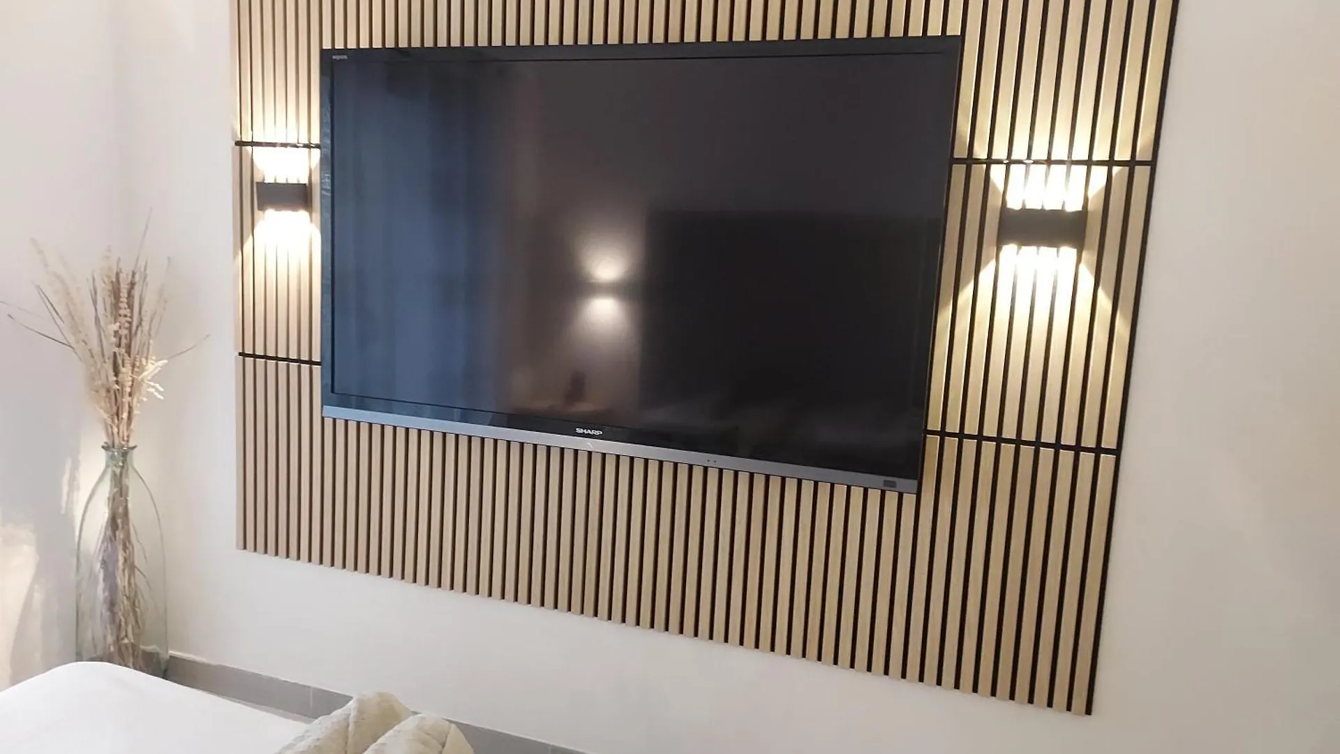 Suite 20M2 Dans Villa Piscine Jacuzzi Gattieres France